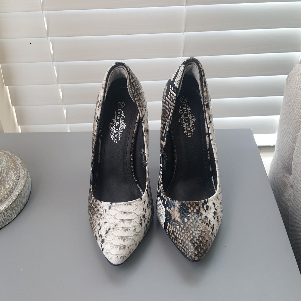Charles Albert Snake Skin Heel White Black Tan